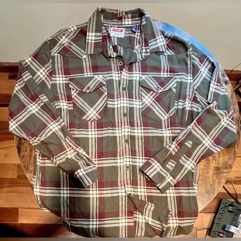 Wrangler | men’s flannel shirt. Size: 2XL
